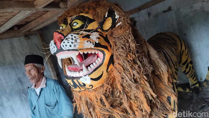 Kepala Harimau Mengmleng yang konon memiliki cerita mistis dan magis.
