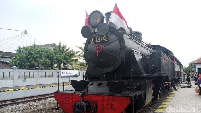 Kereta Uap Jaladara atau Sepur Kluthuk Jaladara Solo