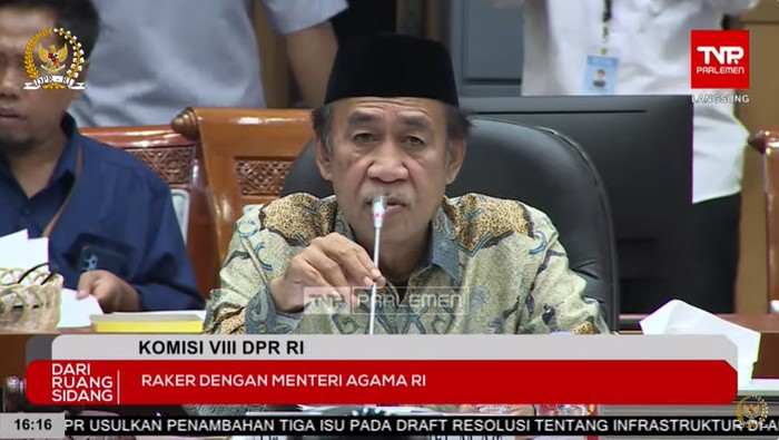 Ketua Komisi VIII DPR RI Ashabul Kahfi dalam raker bersama Menag agenda penetapan biaya haji 2024, Senin (27/11/2023).