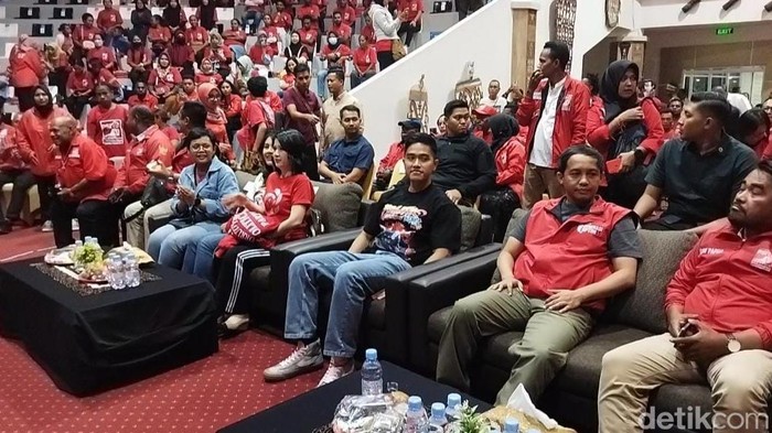 Ketua Umum PSI, Kaesang Pangarep menggelar konsolidasi bersama pengurus PSI dan caleg se-Papua di gedung Papua Youth Creative Hub, Jayapura (Kurniawan Fadilah/detikcom)