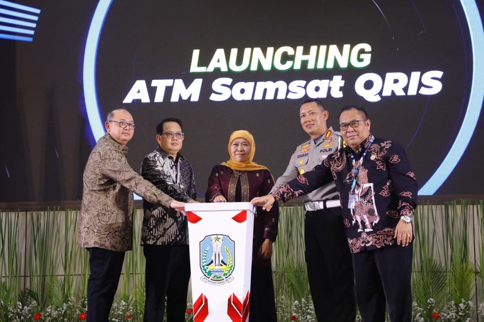 Khofifah Luncurkan ATM Samsat QRIS