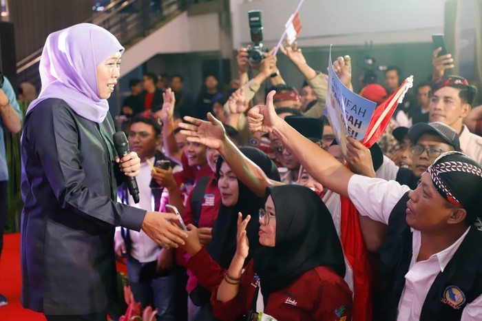 Khofifah Sapa Pendamping PKH