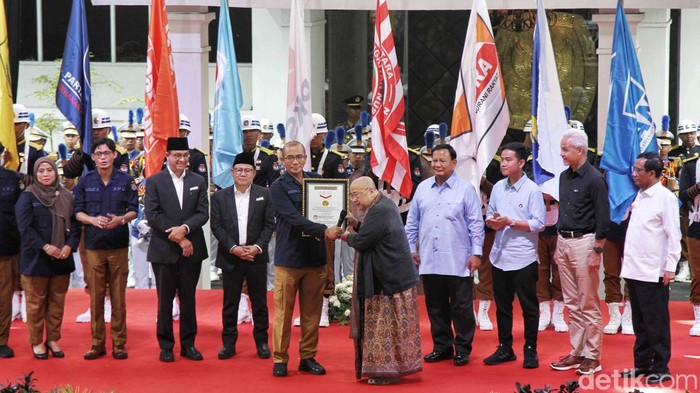 Kirab Bendera Pemilu Terbanyak Pecahkan Rekor MURI