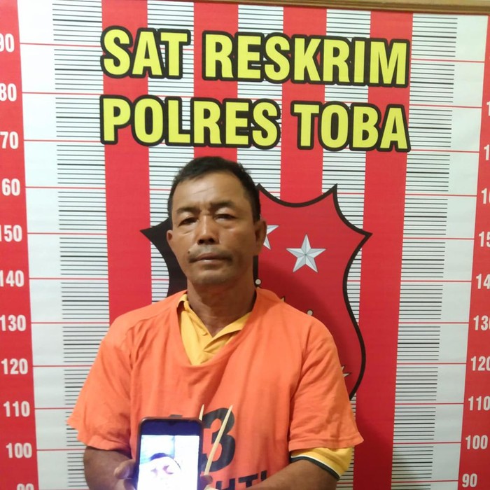 Lukman Dolok Saribu usai ditangkap Polres Toba. (Foto: Dok Polda Sumut)