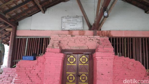 Makam kuno di petilasan Sunan Kalijaga Kota Cirebon terbengkalai.