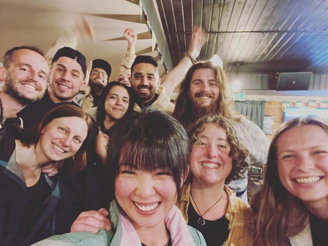 Sejak aku kecil, aku selalu punya masalah karena kulitku yang kasar. Tapi para pelanggan asing (orang Selandia Baru) sering mengatakan, Kulitmu cantik, dan Kulitmu sempurna, ujarnya.  Foto: Instagram