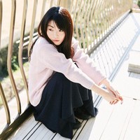 Ketika itu, kondisi kulitku sedang tidak terlalu bagus dan aku tidak dalam keadaan di mana aku bisa berdiri di depan kamera dengan percaya diri. Ada masanya ketika aku tidak bisa berpikir positif ketika bekerja. Aku memutuskan untuk berhenti karena aku pikir tidak baik kalau aku terus memaksakan diri, ungkapnya dilansir Kbizoom. Foto: Instagram