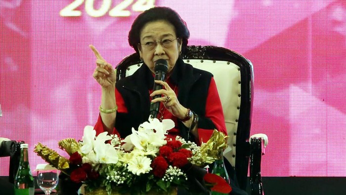 Megawati Soekarnoputri dalam pengarahannya di acara Rapat Koordinasi Nasional (Rakornas) Relawan Ganjar-Mahfud se-Pulau Jawa, di JIExpo, Senin (27/11/2023).