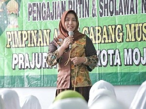 Walkot Mojokerto Beri Paket Umrah Gratis bagi Anggota Muslimat NU