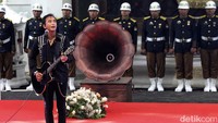 Padi Reborn membawakan empat lagu seperti Harmoni, Sahabat, Ternyata Cinta, dan Mahadewi.  