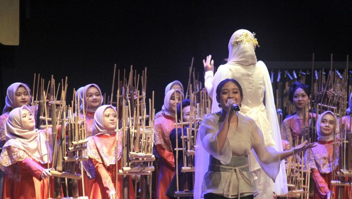 Penampilan dalam Angklung Evening Concert 2023 “Arunika: Melangkah Lagi”.