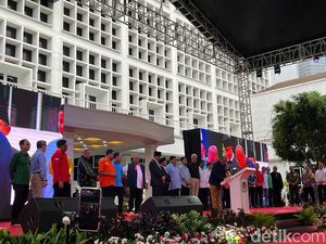 Momen 3 Capres-Cawapres Teken Deklarasi Kampanye Pemilu Damai 2024
