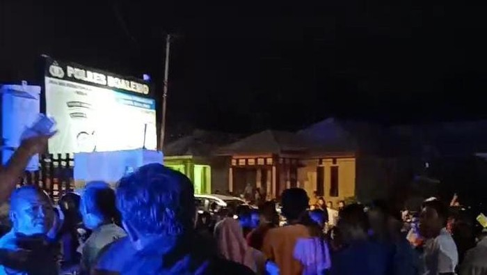 Viral di media sosial warga di Kabupaten Boalemo, Gorontalo menggeruduk Polres Boalemo.