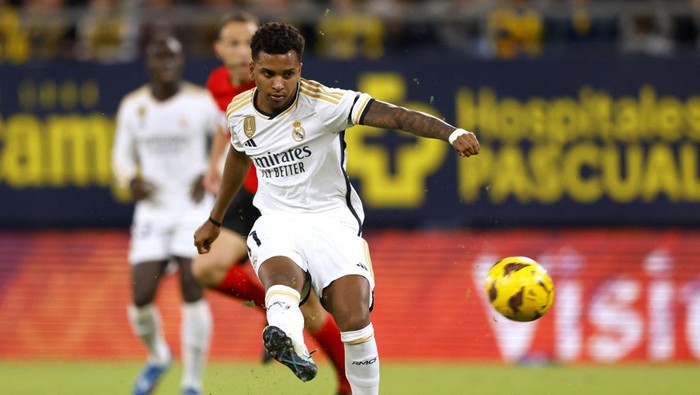 Soccer Football - LaLiga - Cadiz v Real Madrid - Estadio Nuevo Mirandilla, Cadiz, Spain - November 26, 2023 Real Madrids Rodrygo scores their first goal REUTERS/Marcelo Del Pozo