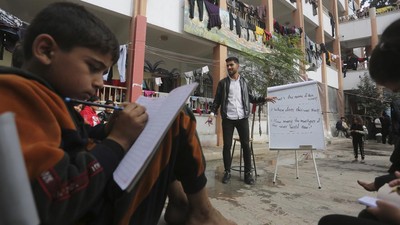 Semangat Anak-anak Palestina Belajar di Tengah Gencatan Senjata
