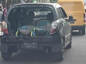 6 Fakta Viral Mobil Tanpa Pintu Bagasi Bawa 2 Bayi di Solo