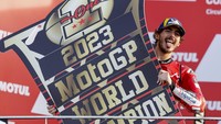 Bagnaia sendiri merupakan murid Valentino Rossi. Ia merupakan jebolan VR46 Academy, yakni akademi balap milik legenda MotoGP, Valentino Rossi. AP/Alberto Saiz  