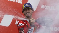 Naik ke Moto2, Bagnaia juga masih setia dengan Rossi. Ia masih membela tim Sky Racing Team Vr46, bahkan menjadi juara dunia pada 2018. AP/Alberto Saiz  