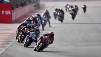 Bagnaia memenangi persaingan juara dunia MotoGP 2023 dengan Jorge Martin. Hasil di race utama MotoGP Valencia 2023 menjadi penentunya. REUTERS/Pablo Morano  