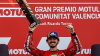 Bagnaia mengikuti VR46 Academy sejak usia 13 tahun. Rider kelahiran 14 Januari 1997 itu juga sempat gabung tim Sky Racing Team VR46 saat masih di Moto3. AP/Alberto Saiz  