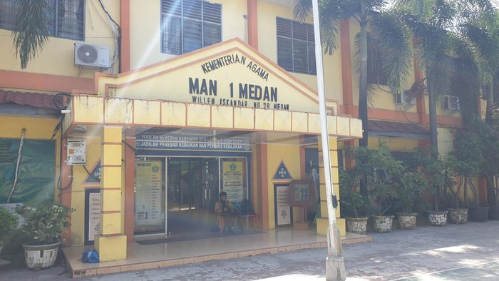 Suasana gedung MAN 1 Medan. (Goklas Wisely)