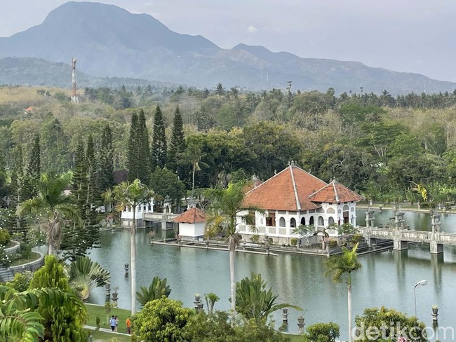 Taman Ujung Seindah Itu...