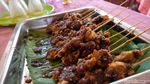 Unik, Sate Khas Desa Palaes Dibuat dari Jantung Pisang