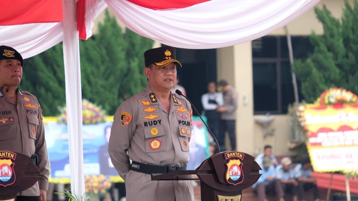 Upacara pisah sambut Irjen Rudy ke Kapolda Banten Irjen Abdul Karim (Foto: Polda Banten)