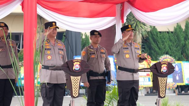 Upacara pisah sambut Irjen Rudy ke Kapolda Banten Irjen Abdul Karim (Foto: Polda Banten)