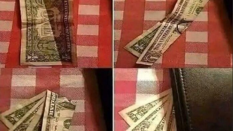 10 Foto yang Gambarkan Lika-liku Jadi Pelayan, Harus Ekstra Sabar Nggak gampang untuk bekerja di bidang jasa. Berikut ini adalah sejumlah foto yang bisa gambarkan lika-liku menjadi seorang pelayan.