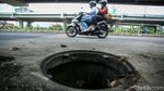 Bahaya! Ada Lubang Menganga di Jalan Kalimalang Bekasi