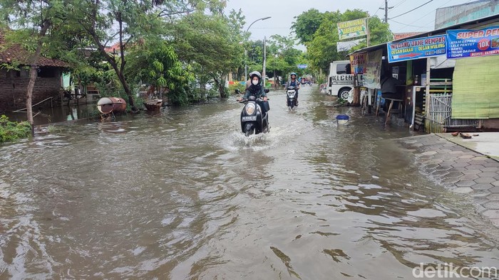 Banjir di Gebangsari, Genuk, Kota Semarang, Selasa (28/11/2023).