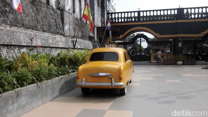 The Heritage Palace di Solo, Jawa Tengah, merupakan bangunan bekas pabrik gula. Bangunan bergaya Eropa klasik itu kini jadi objek wisata.