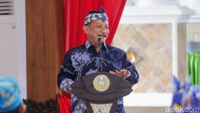 Bupati Situbondo Bung Karna