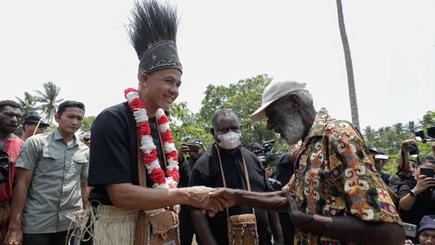 Calon Presiden nomor urut 3, Ganjar Pranowo, mengatakan memilih Merauke sebagai lokasi kampanye pertama karena cinta terhadap masyarakat Papua. (dok TPN Ganjar-Mahfud)