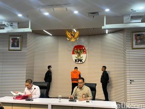 KPK Tahan Tersangka Baru Kasus Korupsi Eks Walkot Bandung Yana Mulyana