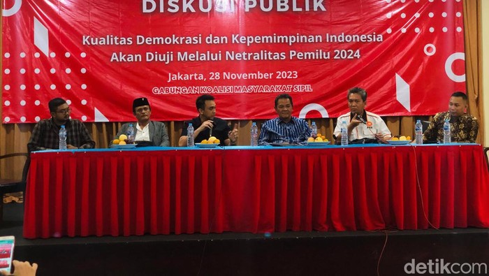 Diskusi publik bersama kelompok Gabungan Koalisi Aliansi Masyarakat Sipil. (Damaris Fanuelle Kurnia Candra/detikcom)