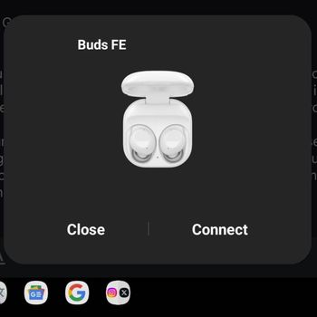 Notifikasi pop-up yang muncul saat menghubungkan Galaxy Buds FE dengan perangkat Samsung