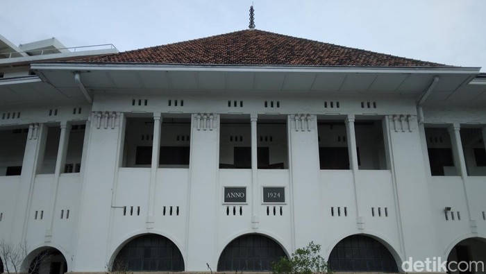 Gedung British American Tobacco di Cirebon.