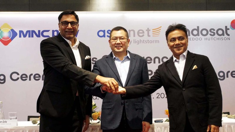 Indosat Ooredoo Hutchison (IOH) selesaikan proses akuisisi MNC Play. Maka dengan demikian, pelanggan layanan internet pada MNC Play sudah menjadi pelanggan Indosat.