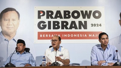 Kampanye Perdana, TKN Prabowo-Gibran Sosialisasi Program-Beri Bantuan