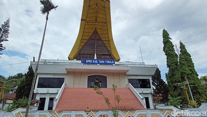 Kantor DPRD Tana Toraja.
