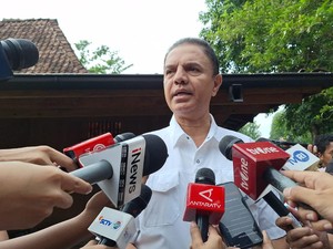 Kapten Timnas AMIN Melayat ke Rumah Duka Rizal Ramli