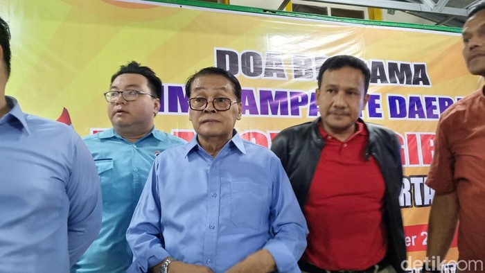 Ketua TKD Prabowo-Gibran di DIY Gandung Pardiman saat memberikan keterangan, Selasa (28/11/2023).