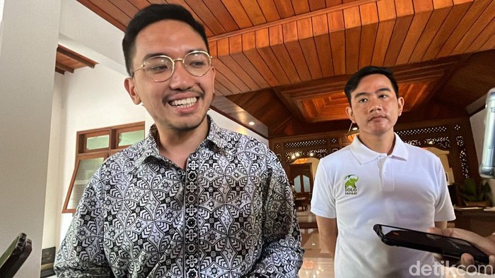 KGPAA Mangkunegoro X menemui Gibran Rakabuming di Balai Kota Solo, Selasa (28/11/2023).