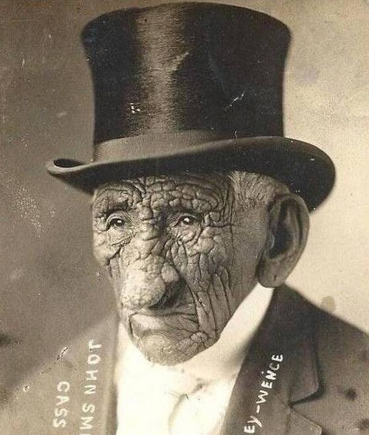 Kumpulan Foto-foto Sejarah yang Memiliki Cerita Mencengangkan Kumpulan Foto-foto Sejarah yang Memiliki Cerita Mencengangkan