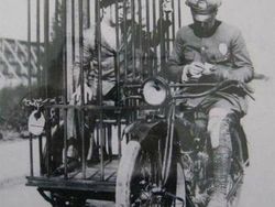 Deretan Foto Sejarah Aneh dengan Cerita Mencengangkan di Baliknya