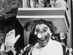 Deretan Foto Sejarah Aneh dengan Cerita Mencengangkan di Baliknya