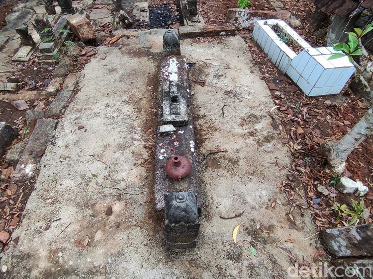 Foto Makam Kuno di Gunungkidul, Konon Pusara Istri-Putra Brawijaya V