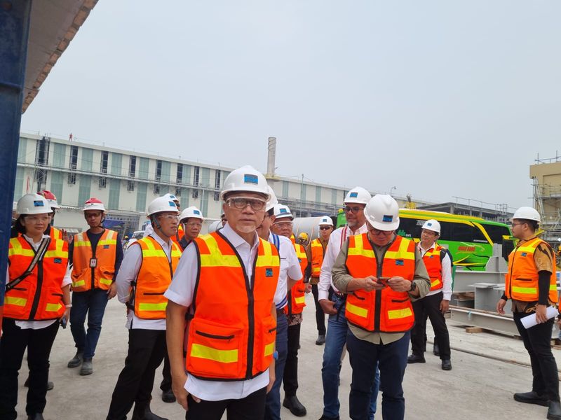Menteri Perdagangan RI Zulkifli Hasan berkunjung ke Smelter Freeport Gresik, Jawa Timur.